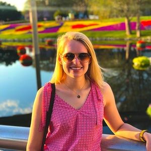 Meet your Posher, Brenna